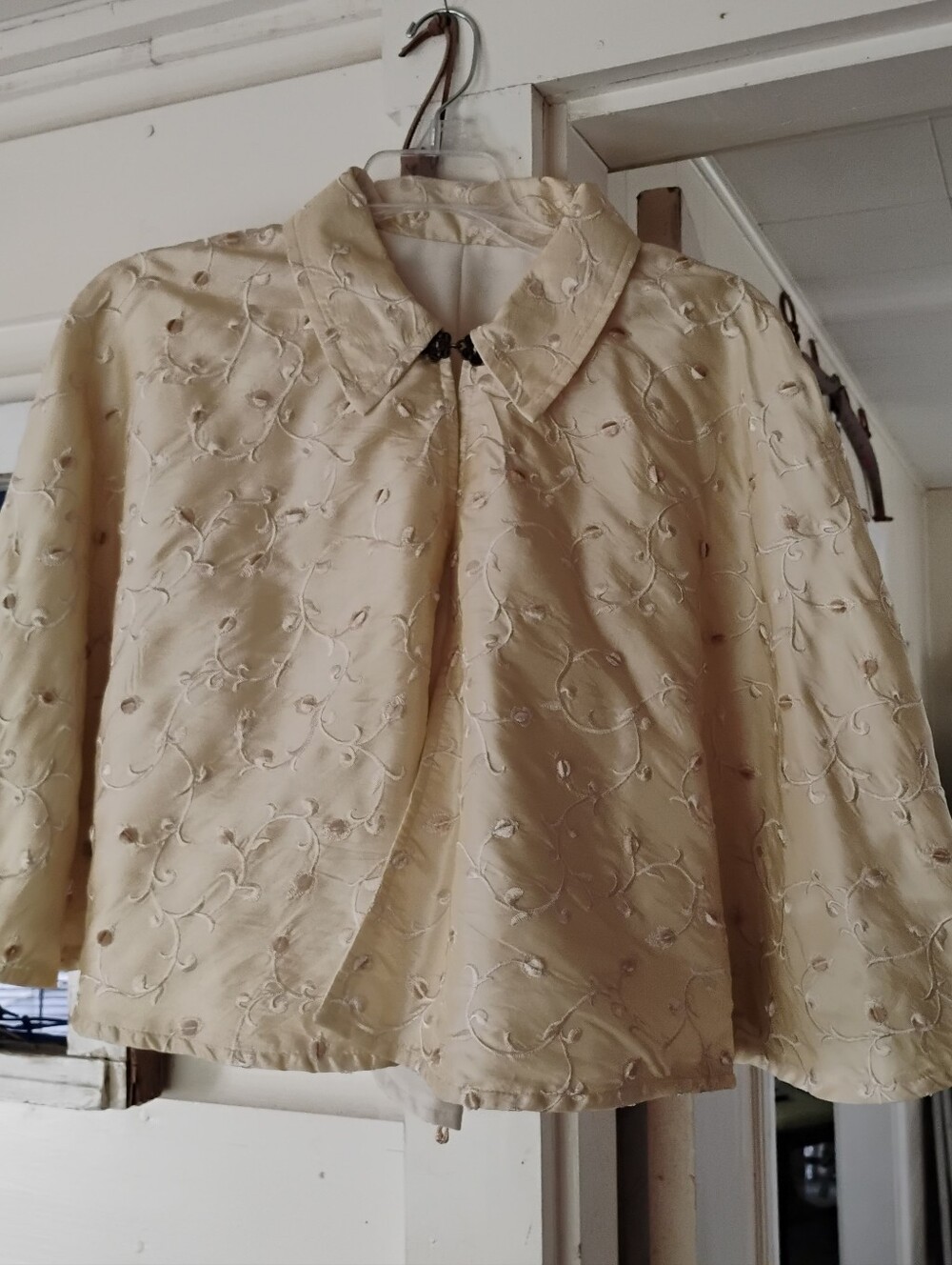 Embroidered Cream/ Gold Women's Capelet Victorian Civil War